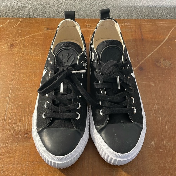 McQ by Alexander McQueen Shoes - MCQ Swallow Vulc Low Sneakers
